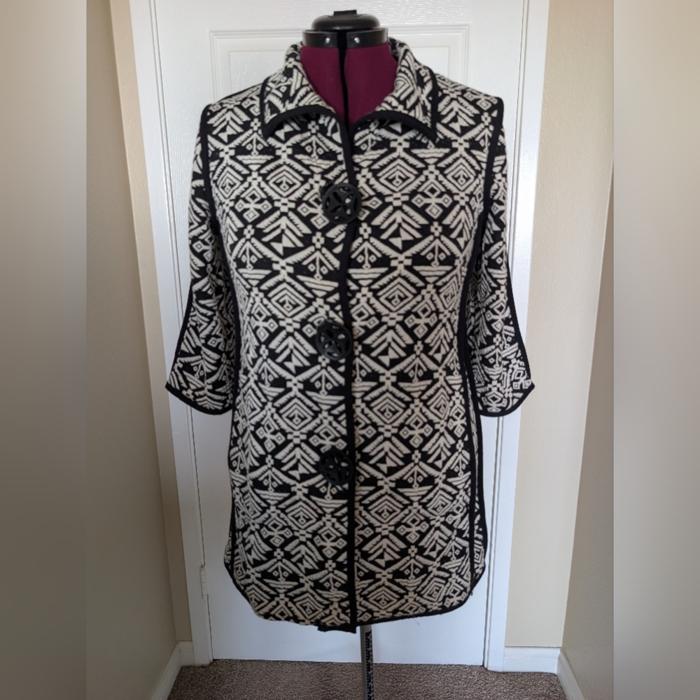 Norm Thompson Black and Cream Geometric Tunic Jacket